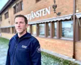 Brandingenjör Henrik Dovrén framför räddningstjänsten. Han är en av många personer i lokal brandskydd som arbetar för allas säkerhet.