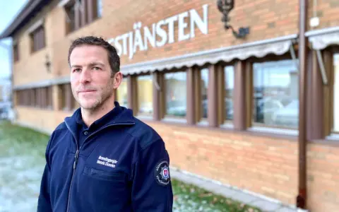 Brandingenjör Henrik Dovrén framför räddningstjänsten. Han är en av många personer i lokal brandskydd som arbetar för allas säkerhet.
