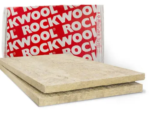 Två skivor mineralull från ROCKWOOL, kända för sin brandklass, ligger framför en förpackning med samma märke.