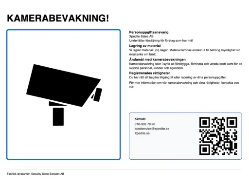 En skylt med texten "KAMERABEVAKNING!" och en ikon av en övervakningskamera. En verisure skylt som informerar om kamerabevakning.